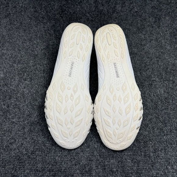 Skechers Breathe Easy Shoes Women's Size 8 White Slip On Relaxed Fit Memory Foam - Picture 10 of 12